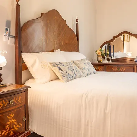 Casa Da Bisa, By Op *